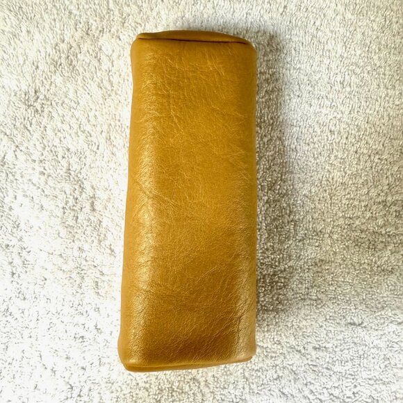 Portland Leather Goods Champagne Ballpark Pouch - Brand New - Picture 7 of 8